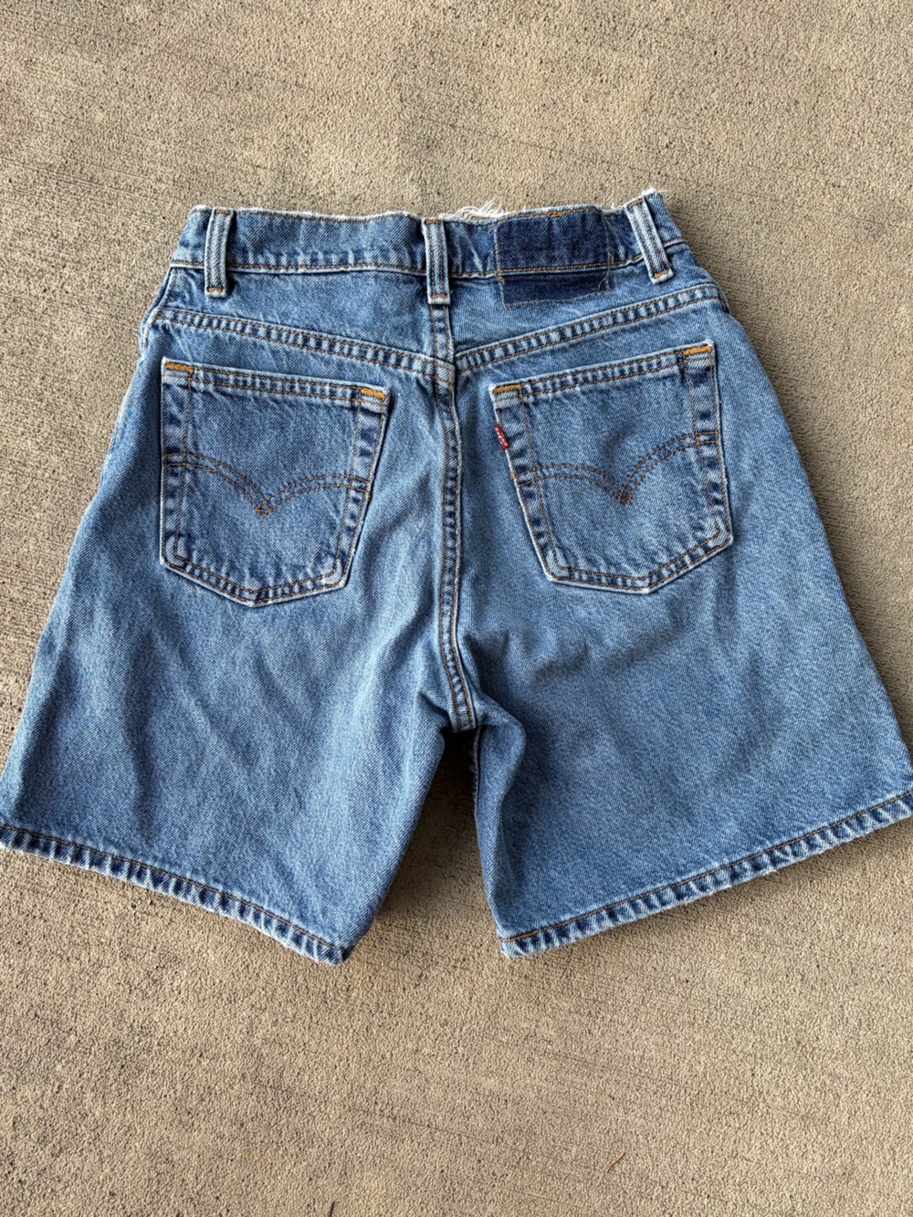 Vintage 90s Levi’s 550 high waisted retro mom shorts dad denim jean shorts Y2K